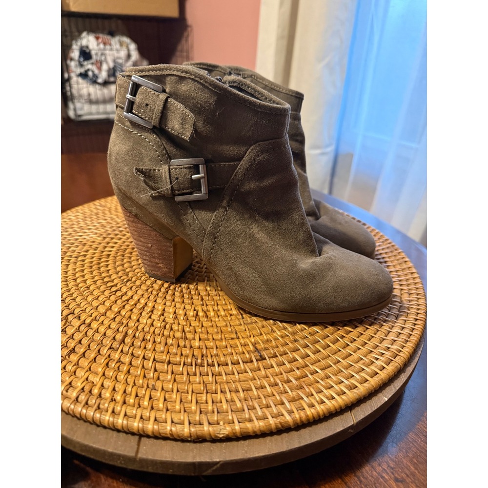 Crown Vintage Womens Olive Taupe Faux Suede Buckle Ankle Boots Size 7M